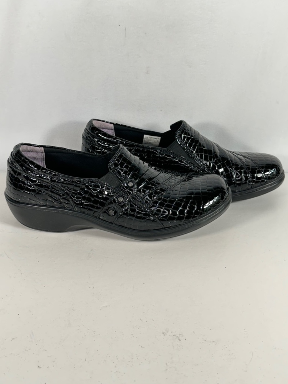 Aravon Danielle-AR  Black Croc-Embossed Slip-On Comfort Shoes Sz 11 2E
